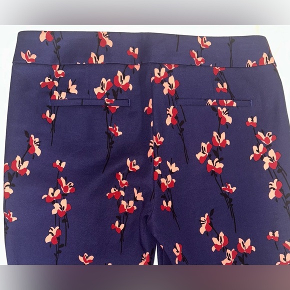 Ann Taylor Loft Floral Pattern Straight Cut Ankle Pants - Size 6 - Picture 6 of 7